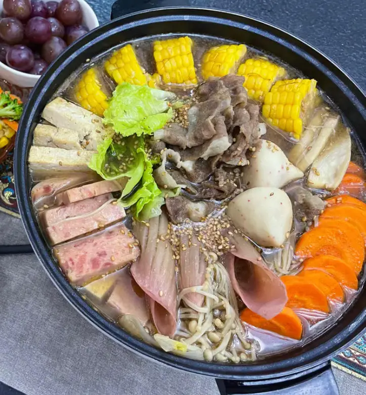 Suki Nabe (Hot Dish) step 0