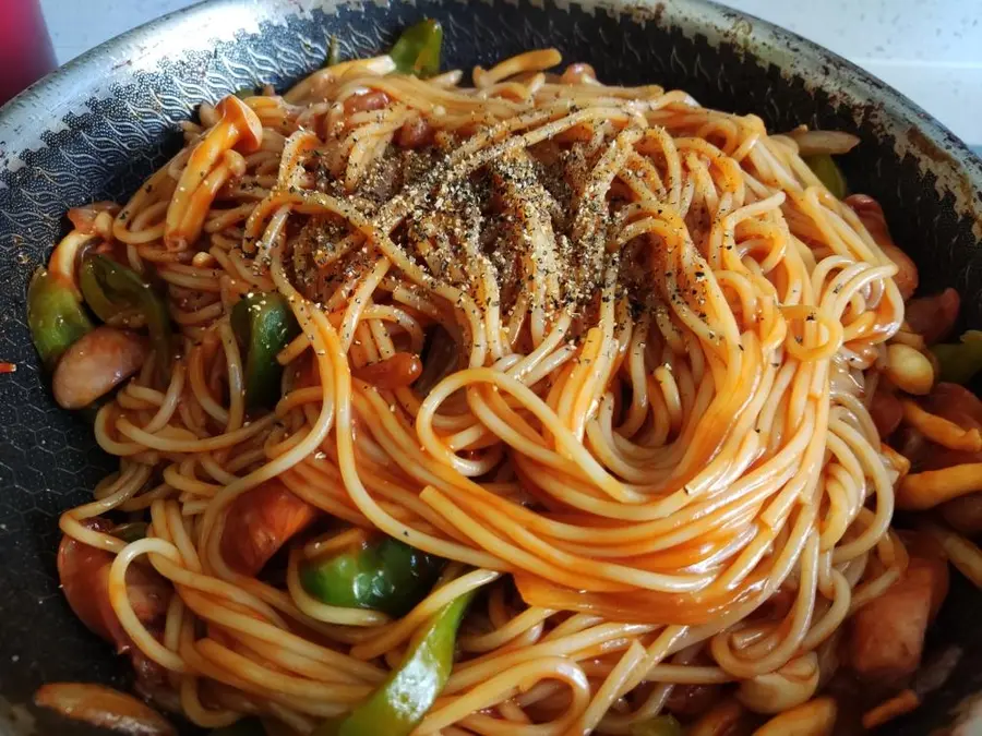 Late-night canteen with Neapolitan pasta step 0