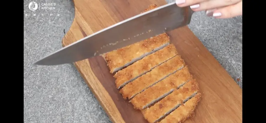 Japanese style tonkatsu rice (late-night cafeteria fried pork cutlet slide egg) step 0