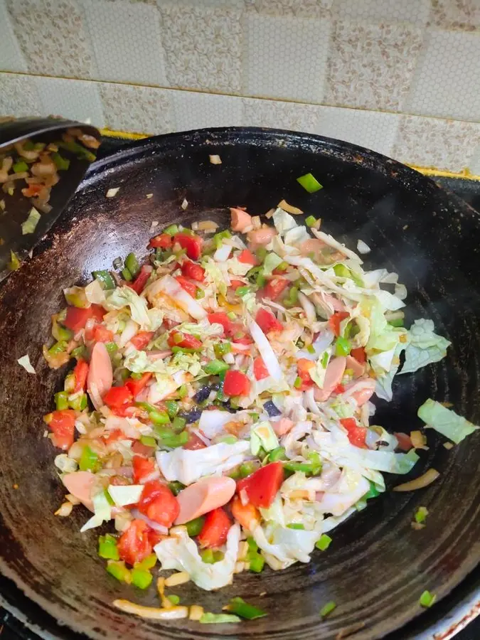 Late-night cafeteria stir-fried instant noodles step 0