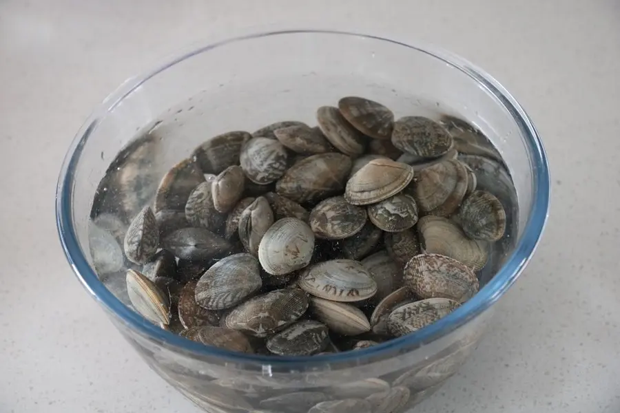 Steamed clams with wine from 