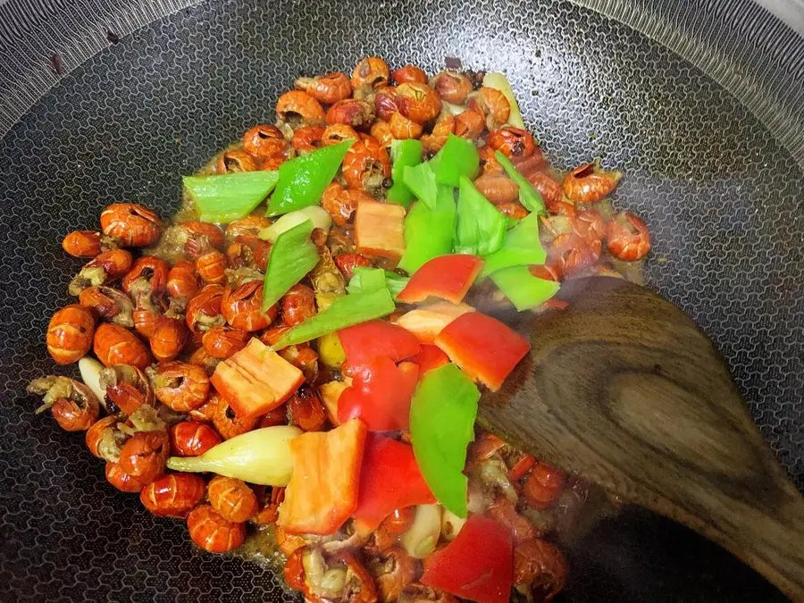 Spicy crayfish tail (a must-have for wine) step 0