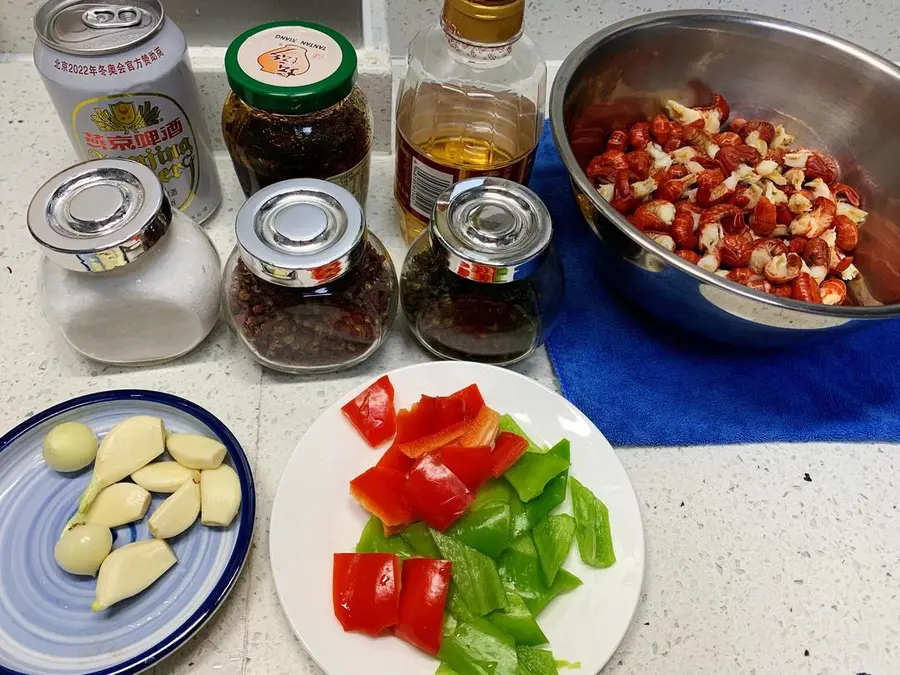 Spicy crayfish tail (a must-have for wine) step 0