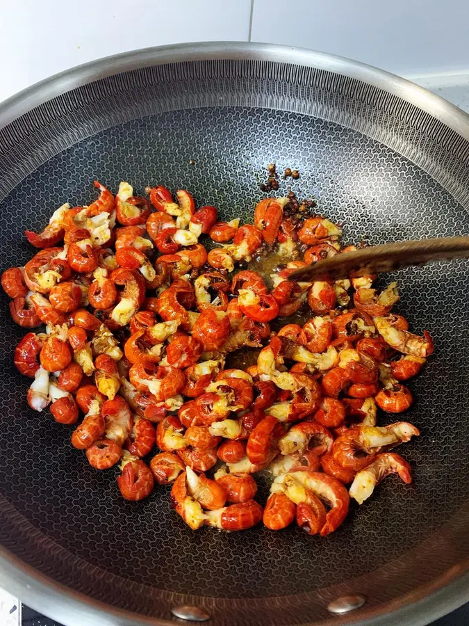 Spicy crayfish tail (a must-have for wine) step 0