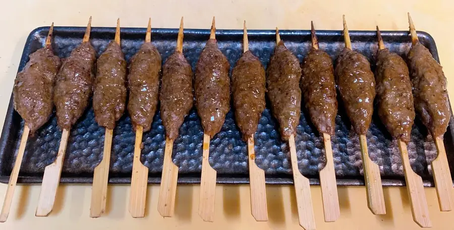 Grilled beef balls skewers at a late-night cafeteria step 0