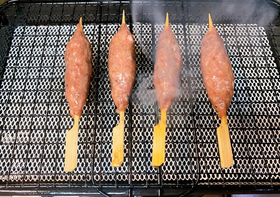 Grilled beef balls skewers at a late-night cafeteria step 0