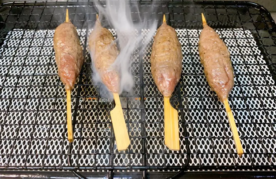 Grilled beef balls skewers at a late-night cafeteria step 0