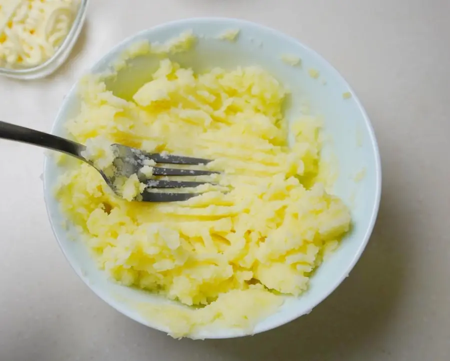 Mashed potato salad at a late-night cafeteria step 0