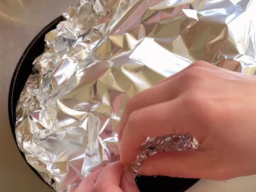 Late-night cafeteria Tin foil nails step 0