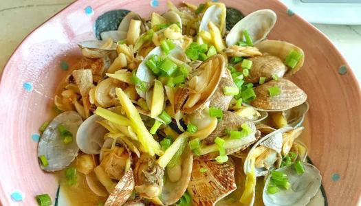 Wine-steamed clams in the late-night cafeteria Xiaomei