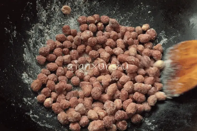 Frosted peanuts (peanut sticky) detailed GIF teaches you the technique of hanging frost thin and even step 0