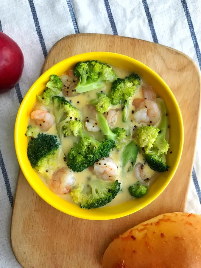 Steamed eggs with shrimp and broccoli and tofu! The explosion is delicious! step 0