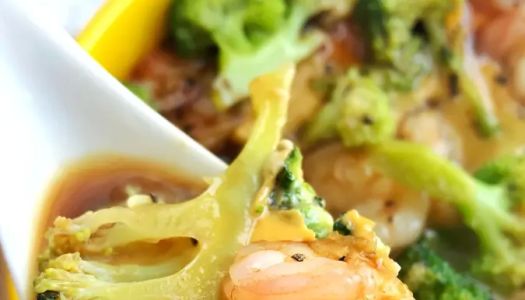 Steamed eggs with shrimp and broccoli and tofu! The explosion is delicious!