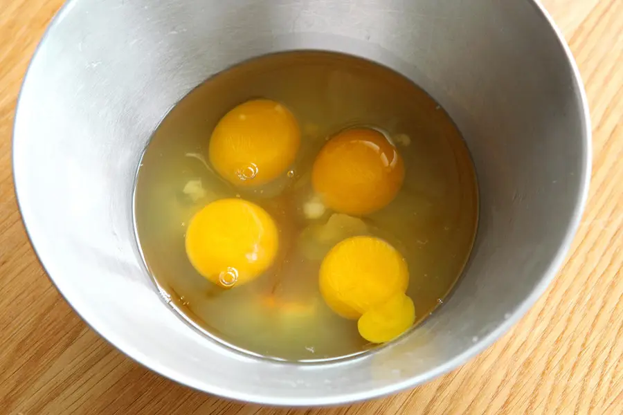 Steamed eggs with shrimp / steamed eggs with minced meat step 0