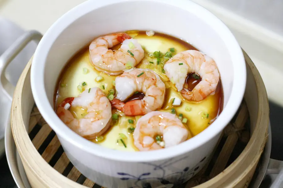 Steamed eggs with shrimp / steamed eggs with minced meat step 0