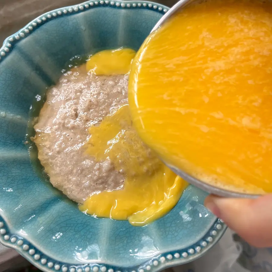 Steamed eggs with meatloaf that both adults and children love step 0