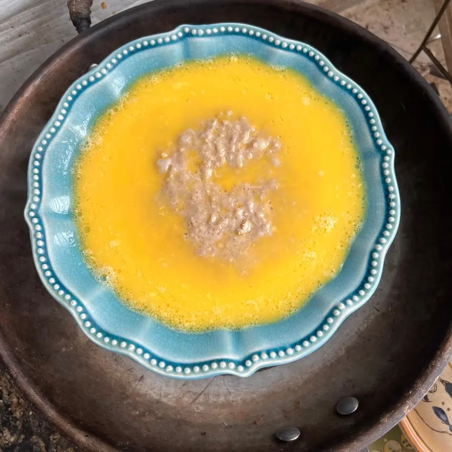 Steamed eggs with meatloaf that both adults and children love step 0