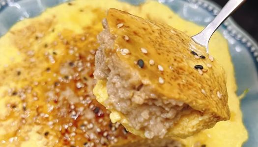 Steamed eggs with meatloaf that both adults and children love