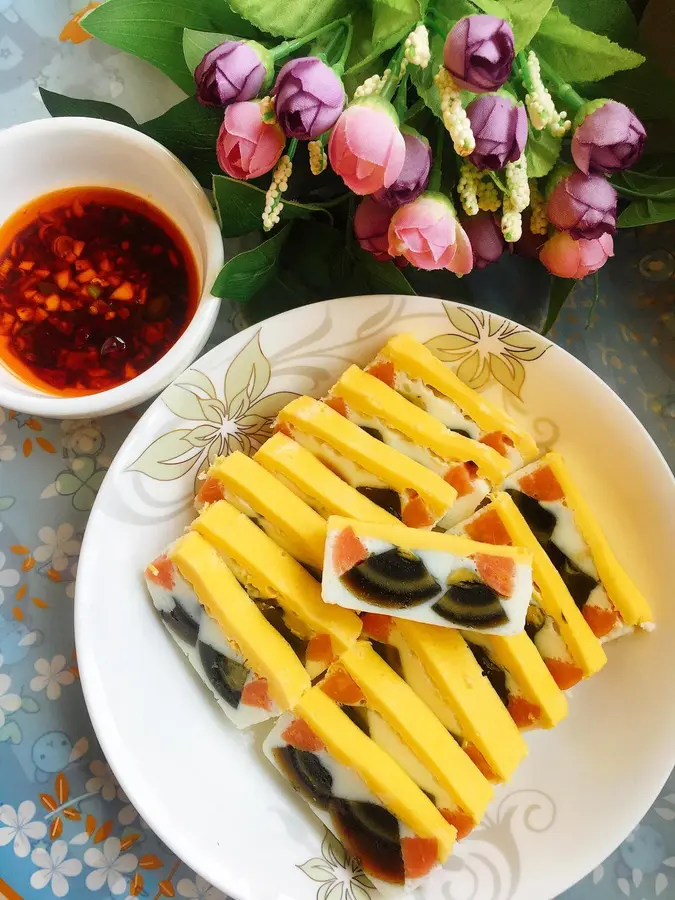 Three-color steamed eggs