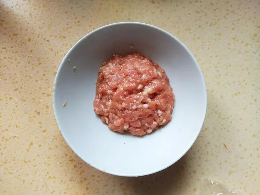 Steamed eggs with yam minced pork step 0