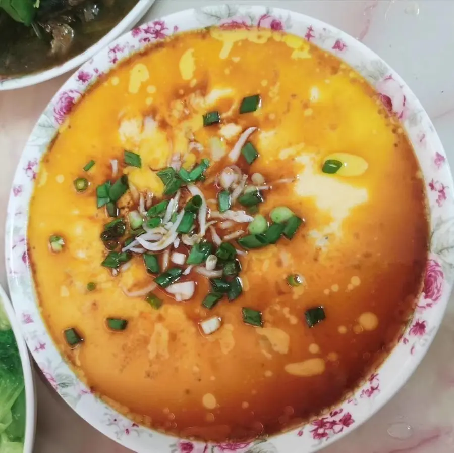 Steamed eggs with whitebait step 0