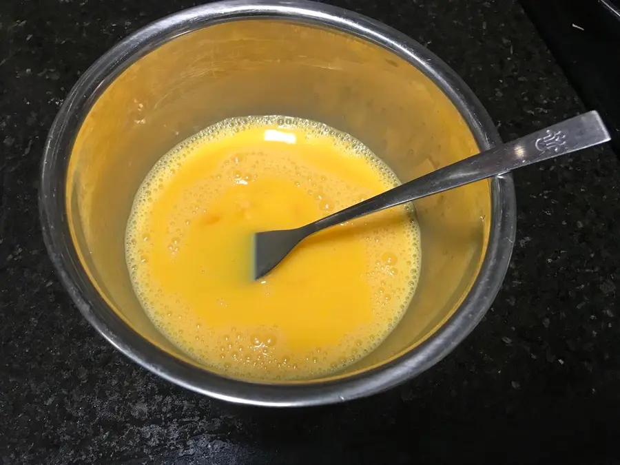 Jelly-like steamed eggs step 0