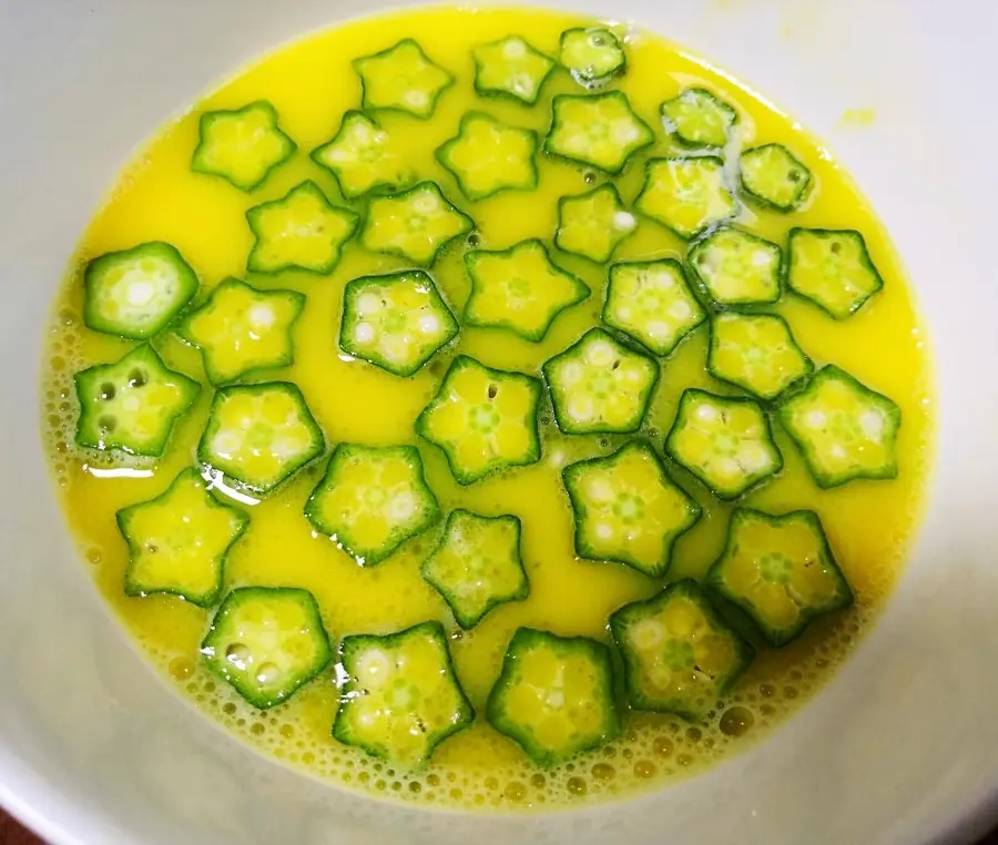 Conquer you with your appearance ~ okra steamed eggs step 0