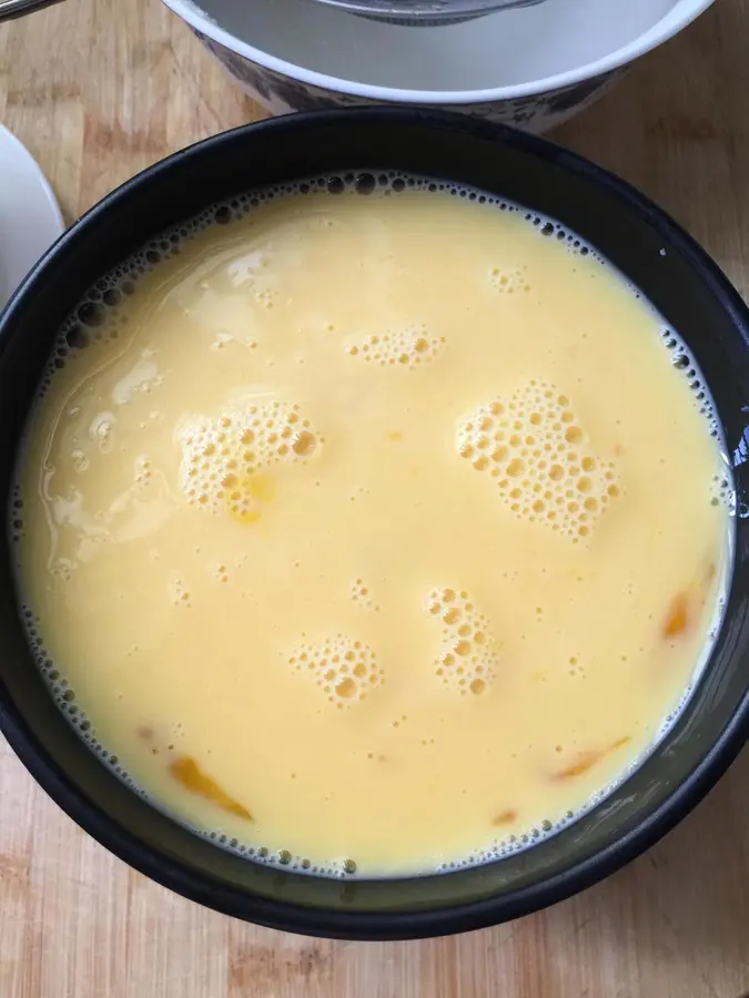 Steamed eggs with milk step 0