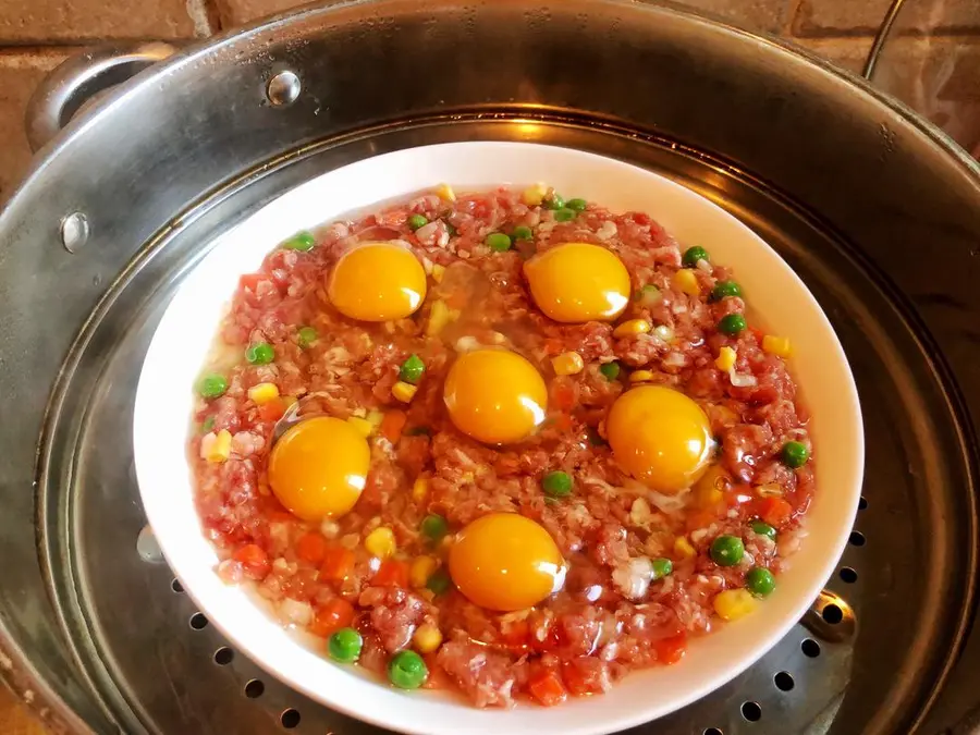 Steamed eggs with minced meat that can be eaten for three meals step 0