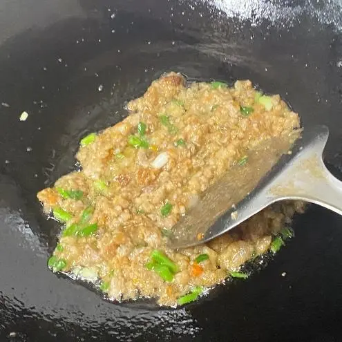 Steamed eggs with tofu and meat foam step 0