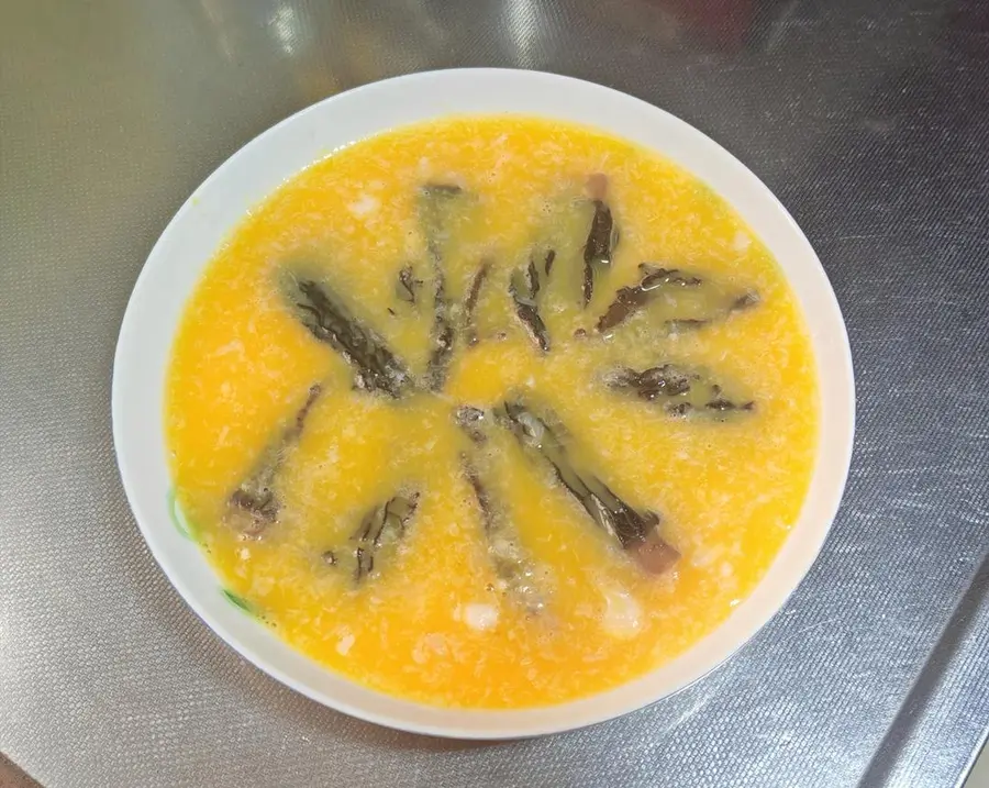 Steamed eggs with morels step 0