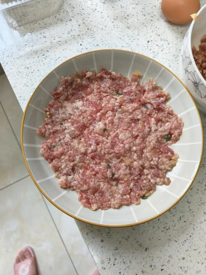 Delicious and nutritious steamed eggs with minced meat step 0