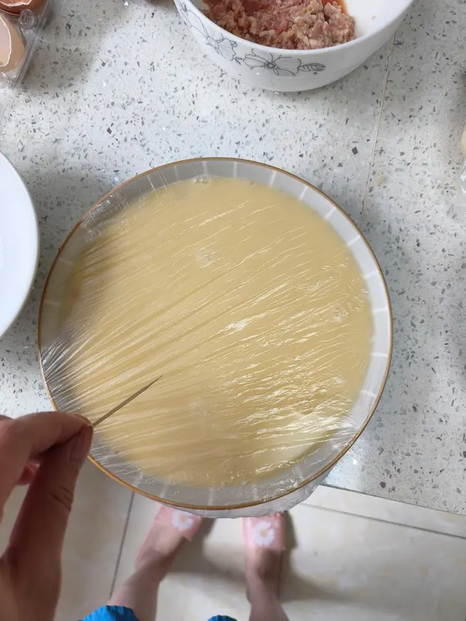 Delicious and nutritious steamed eggs with minced meat step 0