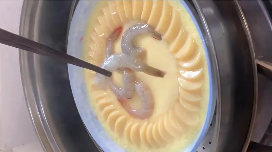 Steamed egg with Japanese tofu and shrimp step 0