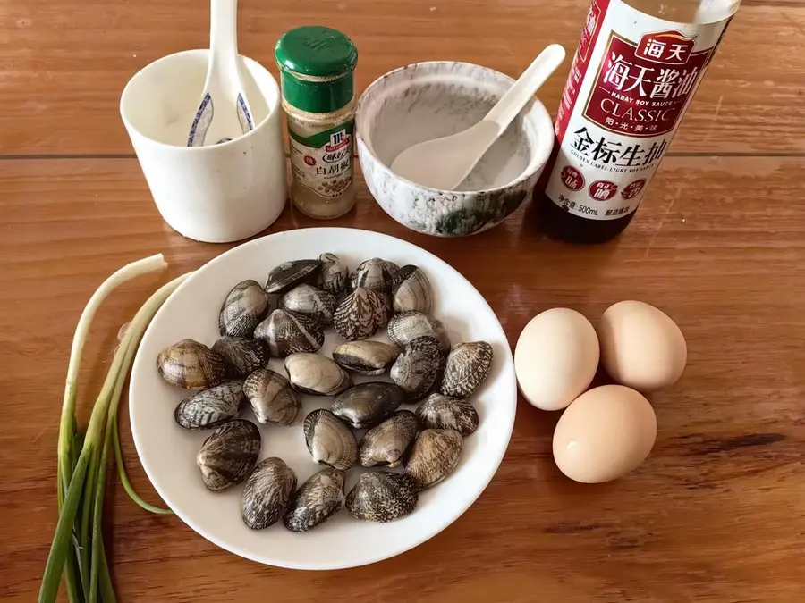 Delicious - steamed eggs with clams step 0