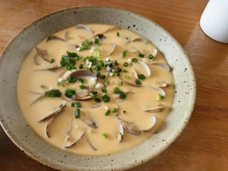 Delicious - steamed eggs with clams step 0