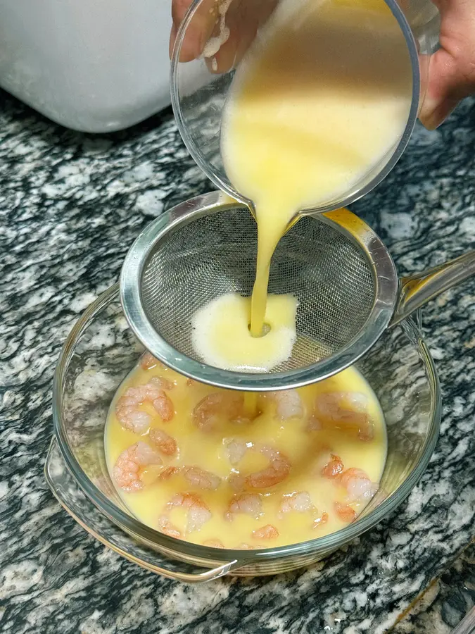 Steamed eggs with shrimp step 0