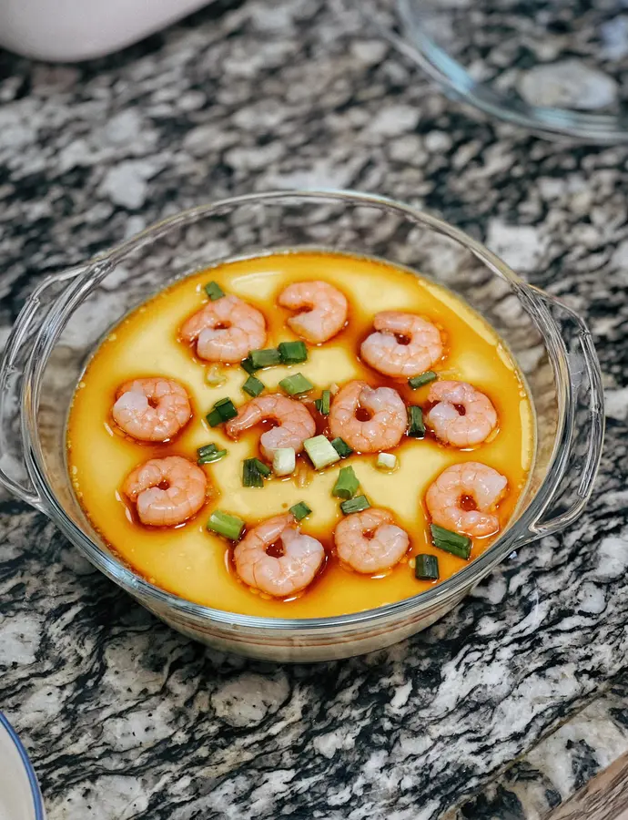 Steamed eggs with shrimp step 0