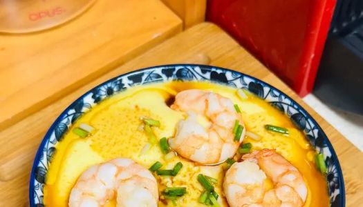 Steamed eggs with  shrimp