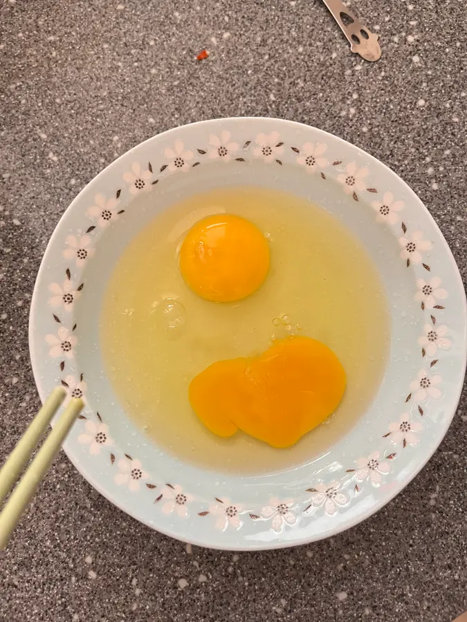 Steamed eggs with minced meat step 0