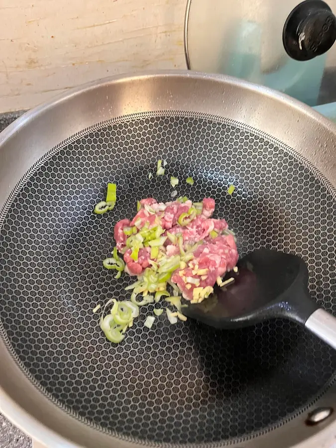 Steamed eggs with minced meat step 0