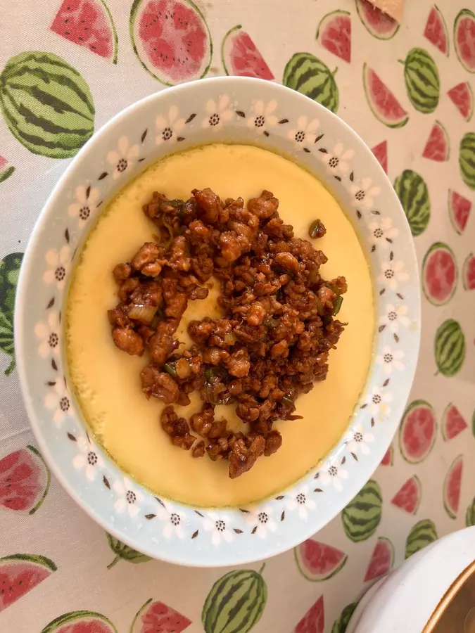 Steamed eggs with minced meat step 0