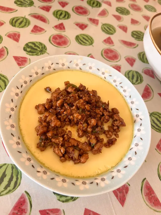 Steamed eggs with minced meat