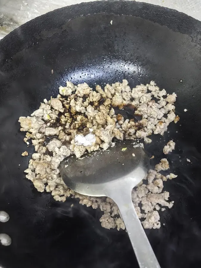 Steamed eggs with tofu in minced meat step 0