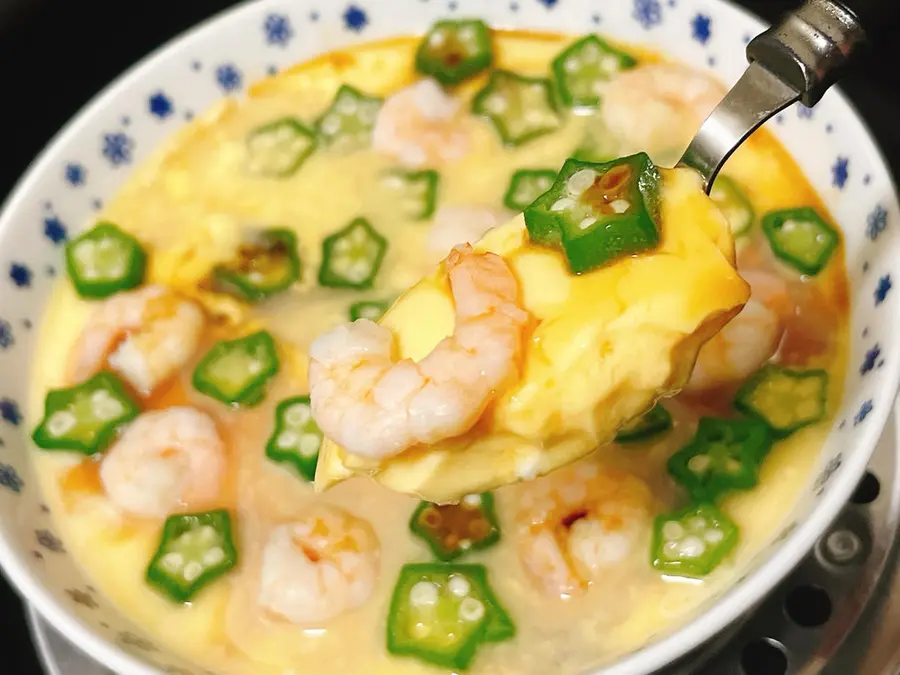 Steamed eggs with shrimp okra step 0