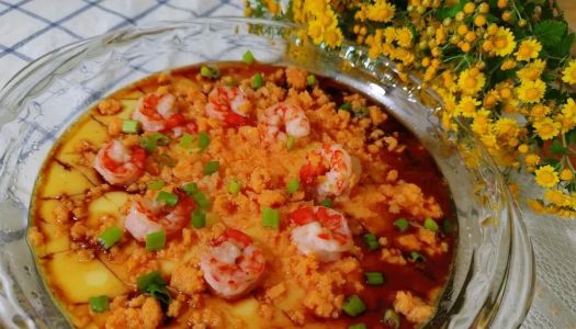 Steamed eggs with shrimp and sea urchin