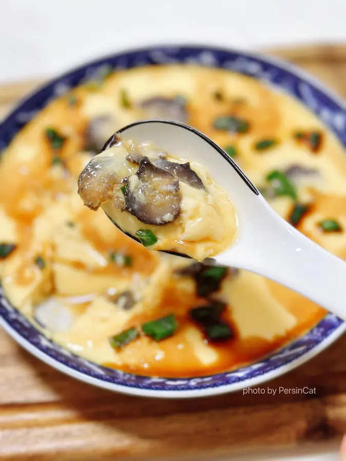 Steamed eggs with low-calorie and high-protein nutritious sea cucumbers step 0