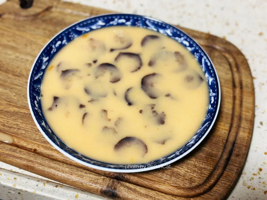 Steamed eggs with low-calorie and high-protein nutritious sea cucumbers step 0