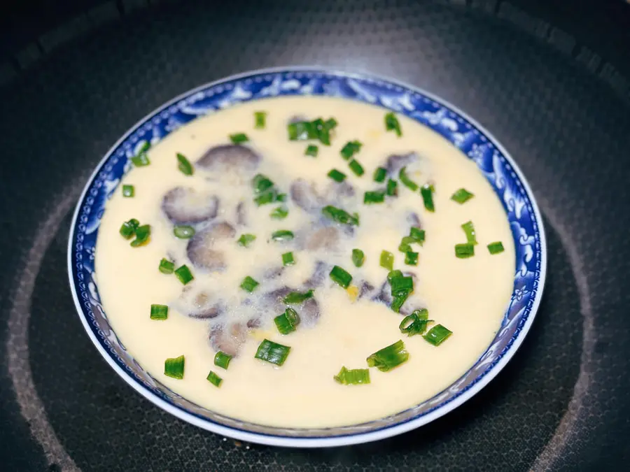 Steamed eggs with low-calorie and high-protein nutritious sea cucumbers step 0