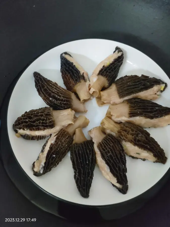 Steamed eggs with morels step 0